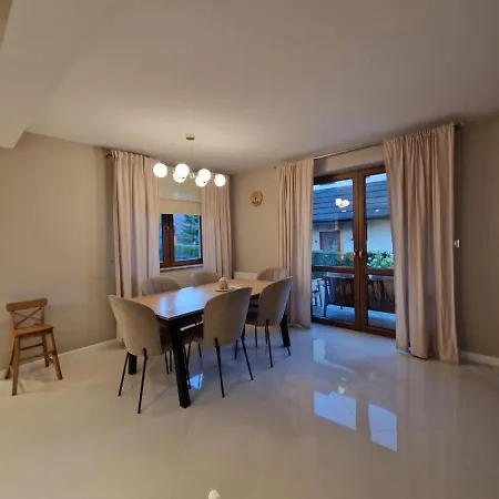 Tatrytop Dom Tatra Jacuzzi ビャウィ・ドゥナイェツ